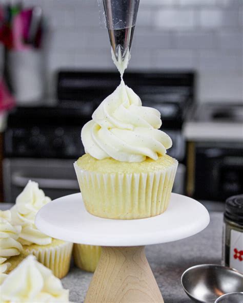 Best Vanilla Buttercream Frosting Recipe Easy And Homemade 2023