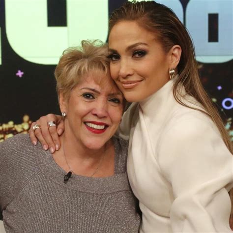 Ist das glück von jennifer lopez und alex rodriguez gefährdet? "Familiengeheimnisse": Jennifer Lopez teilte Einzelheiten ...