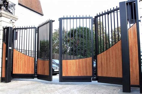 Temukan beragam informasi tentang pintu geser, harga pintu geser, cara membuat pintu geser, serta model pintu geser yang pas untuk rumah impian anda di artikel ini. Garasi Terlihat Memukau dengan 5 Pilihan Pintu Lipat Besi ...