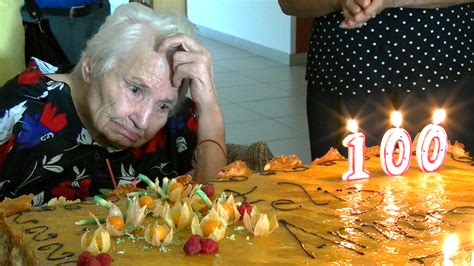 idosa completa 100 anos de vida uma reportagem para ver em vídeo na sua onda livre tv rÁdio