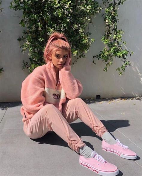 Edgy Teens Fashion That Look Gorgeous Edgyteensfashion Pink Outfits