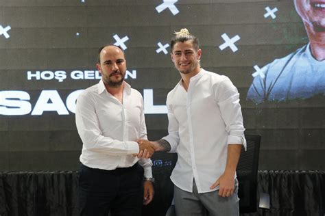 He got his first call up to the senior chile squad for a friendly against the united states in january 2015 and made his international. Denizlispor, Şilili Angelo Sagal'ı kadrosuna kattı