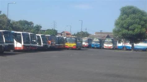 Padang bas, kota bharu, malaysia. Bus Kota di Terminal Purabaya Boleh Beroperasi. Tapi Tak ...