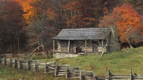 Download Wallpaper For 2048x1152 Resolution Wooden Cabin In An Autumn
