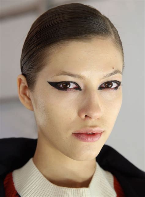 Fall Beauty Trends To Watch Out For Glam Radar Glamradar Cat Eye Makeup Eye Makeup Fall