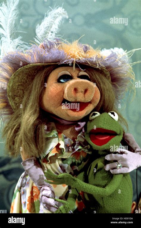 Muppet Show Miss Piggy Kermit The Frog Stock Photo Alamy