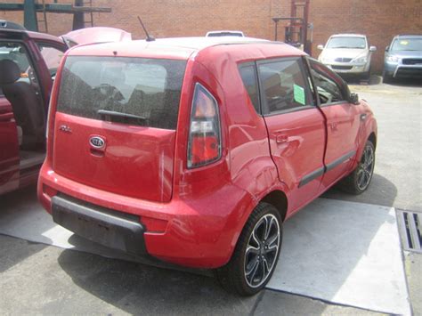 Distinctive star is a prominent used car dealer. Kia Soul 1.6i -A- Red. Soul second hand car parts - New ...
