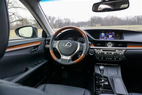 Review 2015 Lexus Es 300h Hybrid