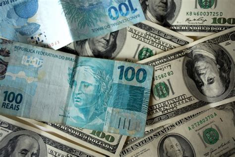 Dólar pode chegar a R$ 4,90 nas próximas semanas, projetam analistas