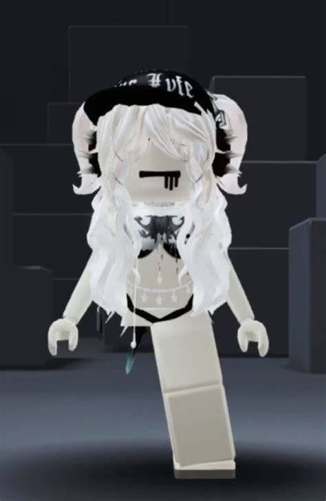 Pin By The Eccentric Pearl On Roblox Outfits In 2021 Roblox Emo