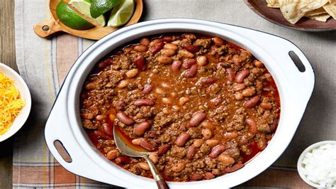 Serve this delicious pumpkin chili with sour cream, green onions or corn bread. Simple, Perfect Chili | Recipes | Food Network UK