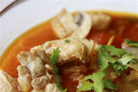 Berikut adalah cara masak soup tom yam yang mudah dan sederhana bahan bahan bumbu yang dihaluskan:: mamajasmins: Tomyam Ayam