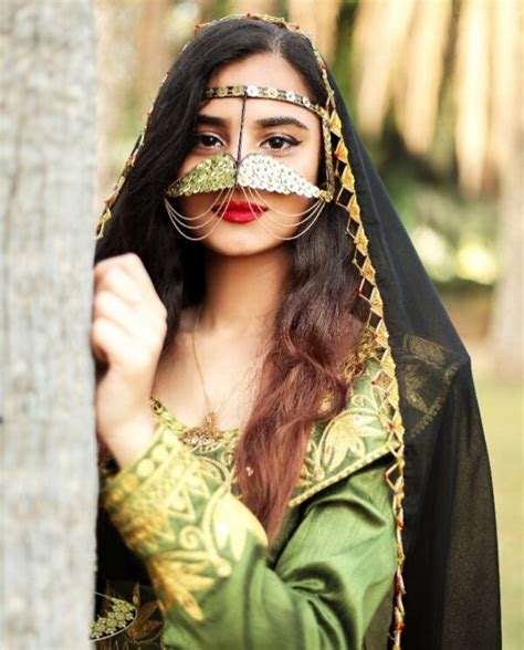 Traditional Womens Clothing Of Southern Iran Shopipersia Beautiful