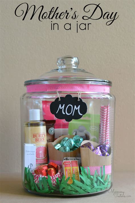 In case you've forgotten, mother's day is this sunday, which means the time you have left to pick out a gift — and have it arrive on her doorstep by may 9 — is just about gone. Mother's Day Gift In a Jar - Easy DIY Mothers Day Gift