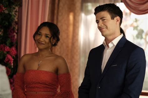 The Flash S Barry And Iris Renew Their Vows In 10 Season Finale Photos