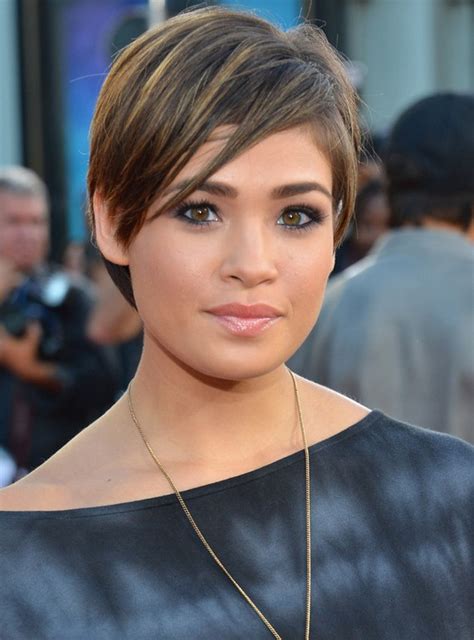 Short hair is a huge trend now because it's a different attitude from having longer hair. 11 Celebrities Low Maintenance Hair Style Ideas for Women ...