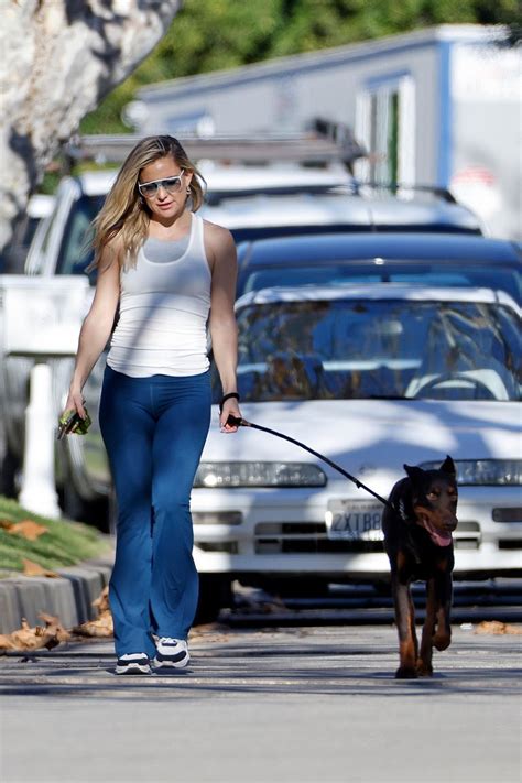 Where to watch how to lose a guy in 10 days. KATE HUDSON Out with Her Dog in Pacific Palisades 01/14/2021 - HawtCelebs