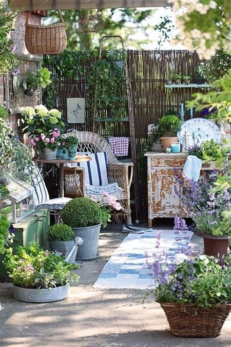 Into a shabby chic set is what this post is about today~. 17 Shabby Chic Garden For Romantic Feel | House Design And ...