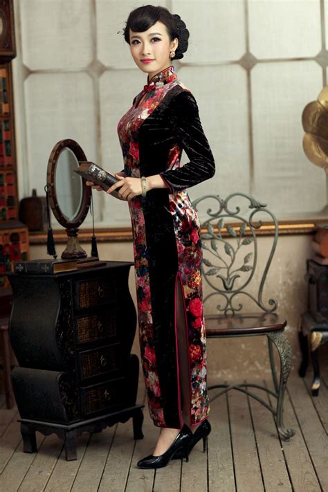 Distinguished Luxury Velvet Long Cheongsam Dress Qipao Cheongsam