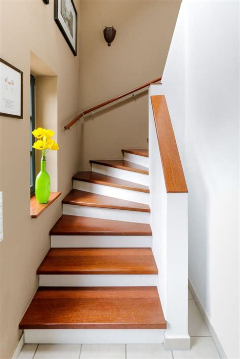 Siller fertigt innentreppen aus holz, glas, beton und stahl nach ihren vorstellungen. Treppe innen massiv mit Holz Stufen & Handlauf gemauert ...