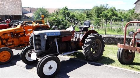 Exposition tracteurs anciens à Bischtroff s sarre 67