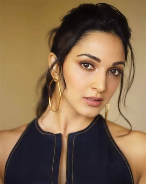 Actress Kiara Advani Hot And Sexy Stills From Vogue M