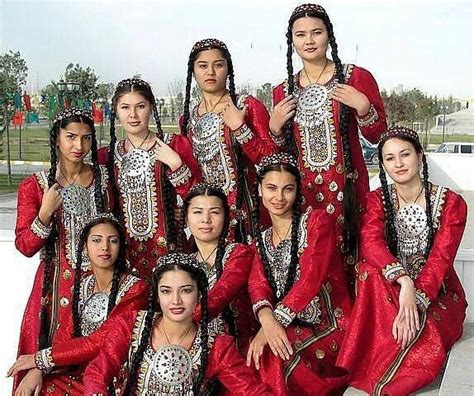 Turkmen Girls Traditional Outfits Traditional Dresses Traditional