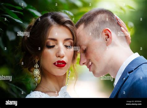 Wedding Young Couple Recently Married Holding Hands Stock Photo Alamy