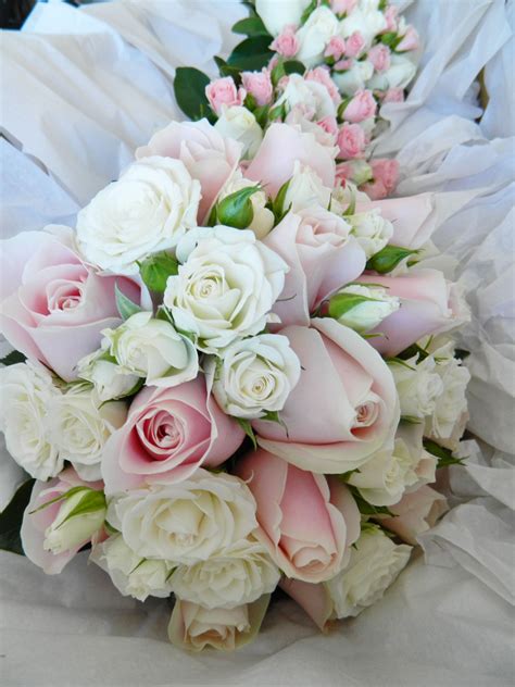 Roses And Spray Rose Bouquets Flower Bouquet Wedding Bridal Bouquet