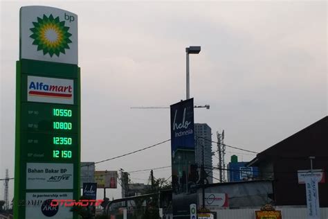 Nama selorejo sendiri berasal dari nama desa yang dulu ditenggelamkan untuk menghasilkan bendungan ini. British Petroleum Mulai Jajakan BBM di Indonesia