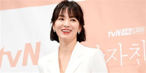 Evlilik sadece özel bir mesele değil, iki aile arasındaki bir tanışma değil, aynı zamanda pek çok açıdan hassas bir. Song Hye Kyo shares Song Joong Ki's comment on her first ...