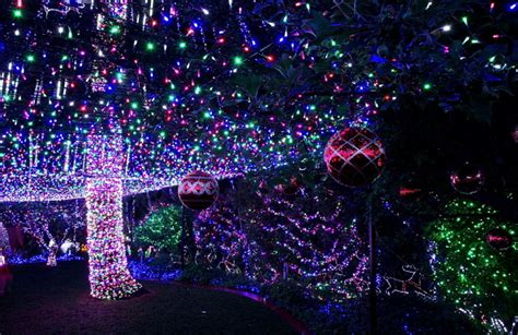 Amazingly Unique Christmas Light Displays In Louisiana