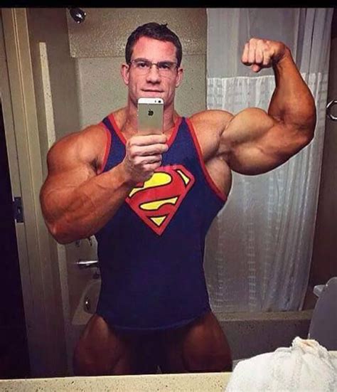 Super Muscle Man ボディビル ボディービルダー 筋肉