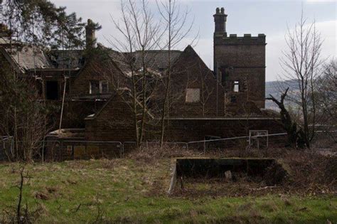 10 Abandoned Houses Manors And Cottages Urban Ghosts Abandoned Houses Abandoned Farm Houses