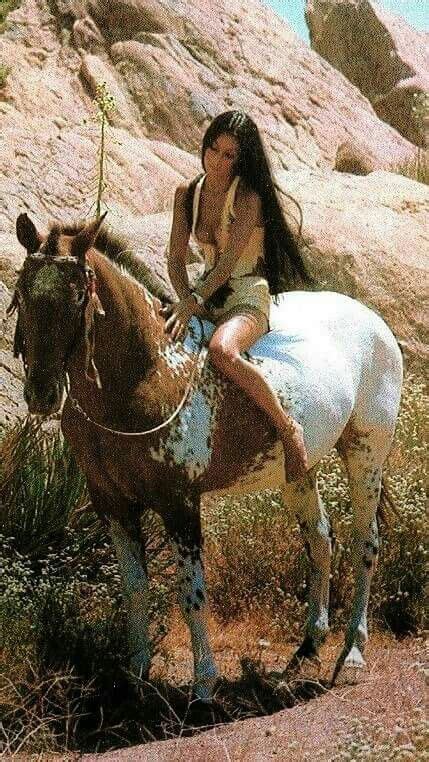 Pin By German Carlos Cavazos Echagara On Cher American Indian Girl