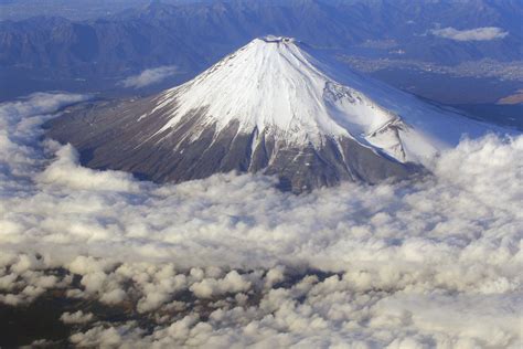 UNESCO award spurs Fuji tourist guide frenzy | The Japan Times