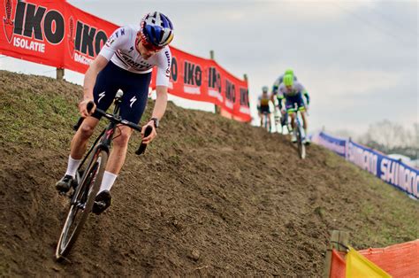 All his cyclocross results, race history, standings, stats and more. Tom Pidcock gunt je een blik in zijn wereld - IndeKopgroep.nl