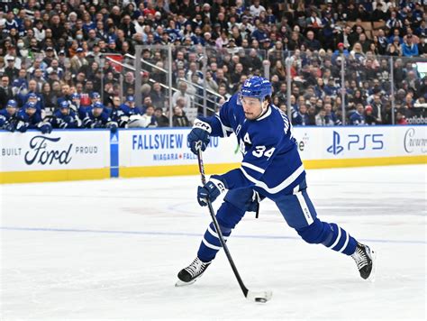 Auston Matthews becomes fastest Toronto Maple Leaf to reach 500 point