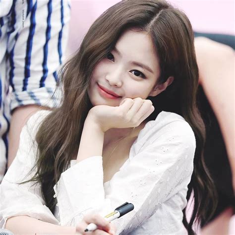 See more ideas about blackpink, black pink, blackpink photos. Why so freaking cute and pretty???????????? jennie jiso...