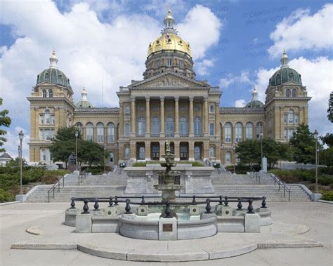 Capital Of Usa Des Moines Iowa Capitol Building Iowa State Tourist