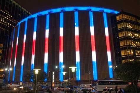 Madison Square Gardens Outside To Light Up With Team Colors