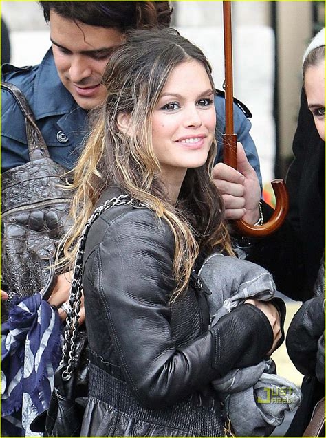 Photo Rachel Bilson Stuck In Paris Rain 03 Photo 2484260 Just