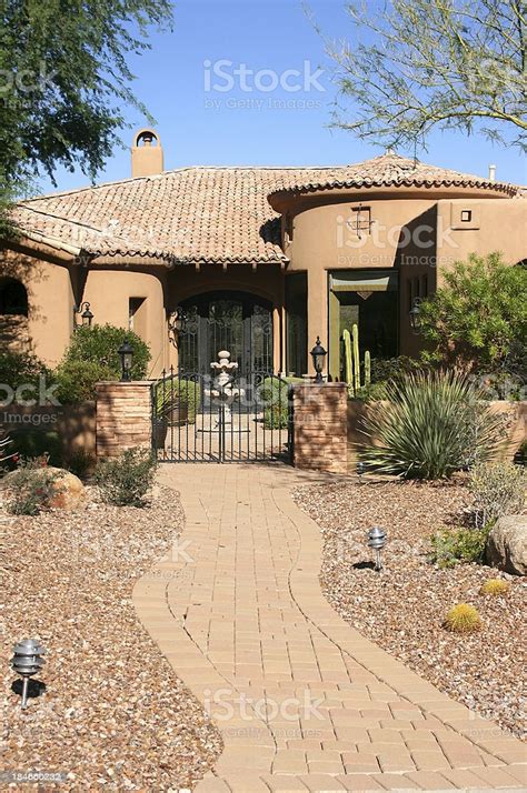 Front Courtyard Of An Upscale Southwestern Home Stock