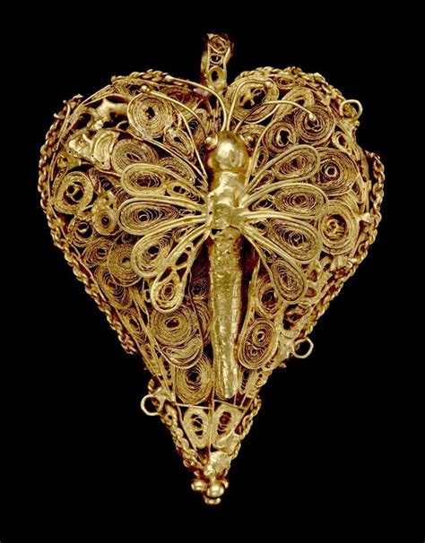Africa | Pendant from the Wolof people people | Gold | ca. 1900 ...