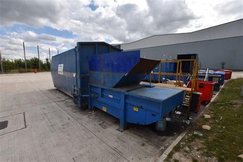 You have to first determine who are you contracting as. Dicom Pall Group Type 3000 Hydraulic Roll on Roll Off Skip Waste Compactor, Serial Number: 030001