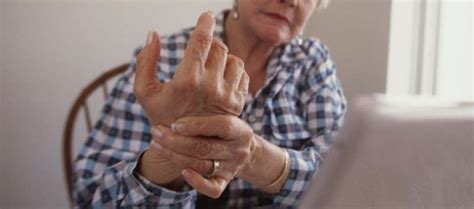 Carpal tunnel causes & symptoms. Menopausal Hormone Therapy May Reduce Carpal Tunnel ...