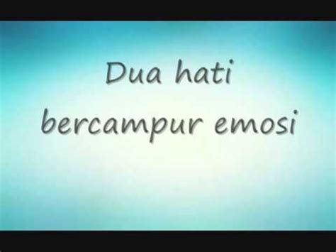 Lalu mau apa lagi kalau kita sudah gak saling mengerti sampai kapan bertahan seperti ini dua hati bercampur emosi. slank - ku tak bisa (lyrics) - YouTube | Lirik, Lagu