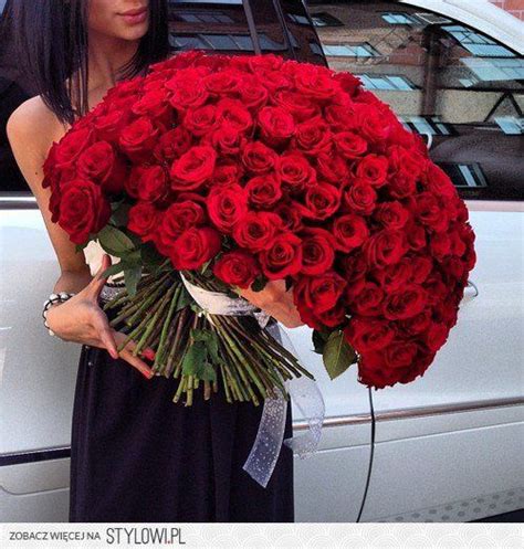 Maybe you would like to learn more about one of these? Big bouquet of roses on Valentine's Day. | Bukiety, Róże ...