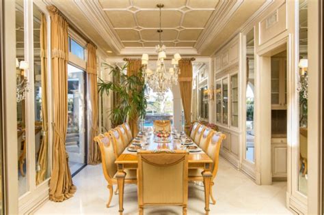 Your luxury dining room stock images are ready. 16 Luxury Traditional Dining Rooms That Will Turn Your ...