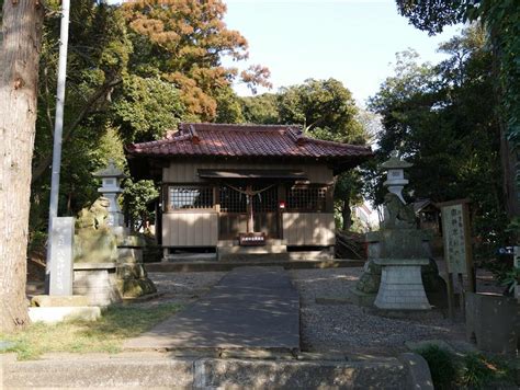 The 100 landscapes of japan (日本百景) is a list of famous scenic sites in japan. 君津市 外箕輪 八幡神社 2017 神社全景